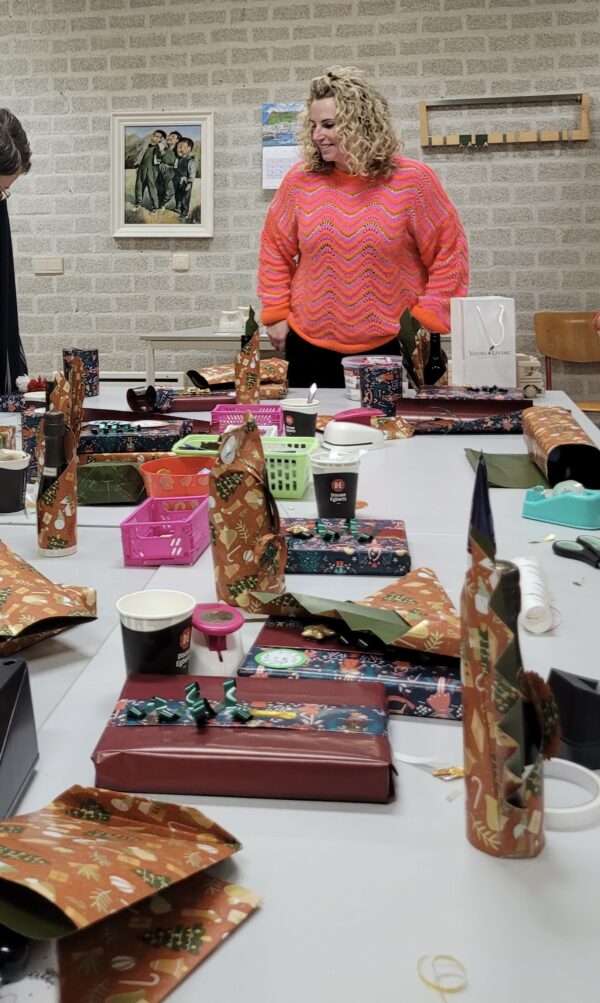 Kerst inpakworkshop: "Lin'tjes", ballen en glitters - Afbeelding 5