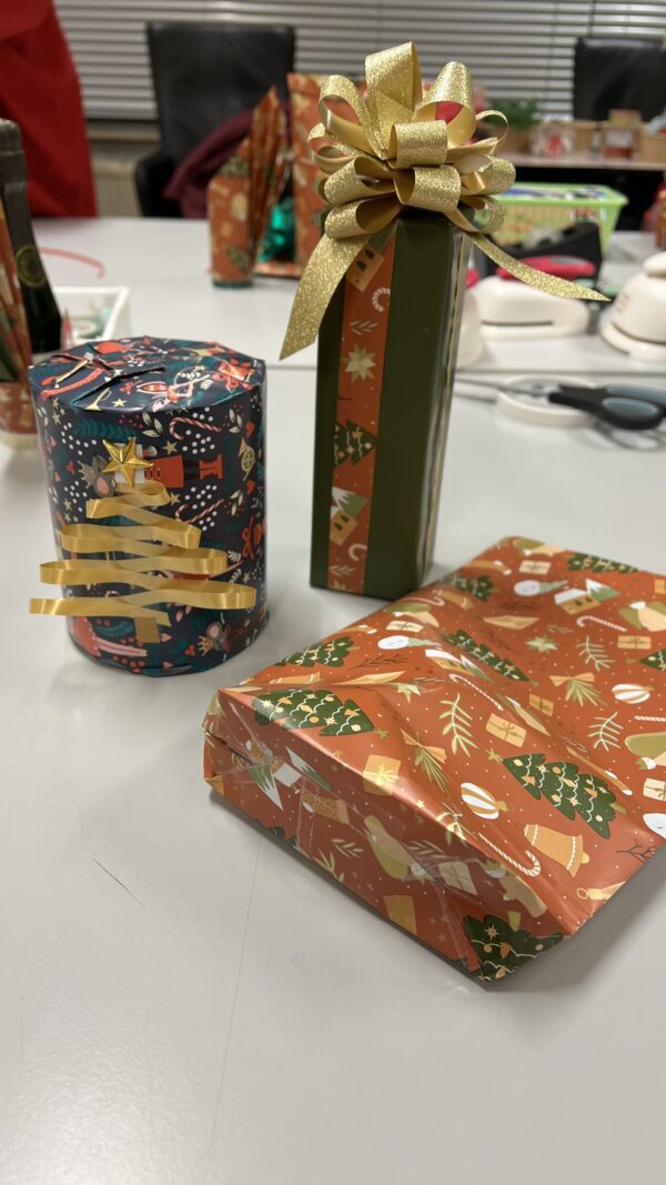 Kerst inpakworkshop: "Lin'tjes", ballen en glitters - Afbeelding 4